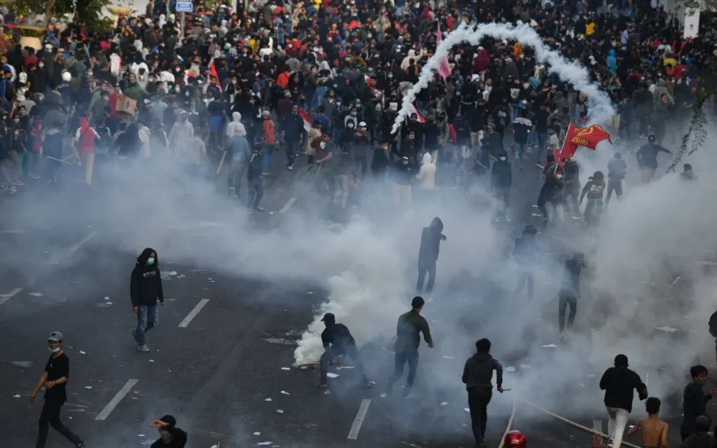 Himbau untuk tidak rusuh karena Kawendra (Perwakilan Gerindra) sudah menerima evaluasi tunjangan rumah