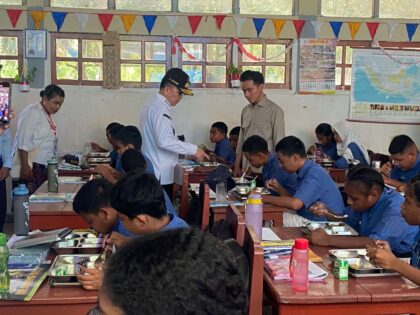 Wakil Presiden tinjau MBG di SMP Negeri 2 Sentani
