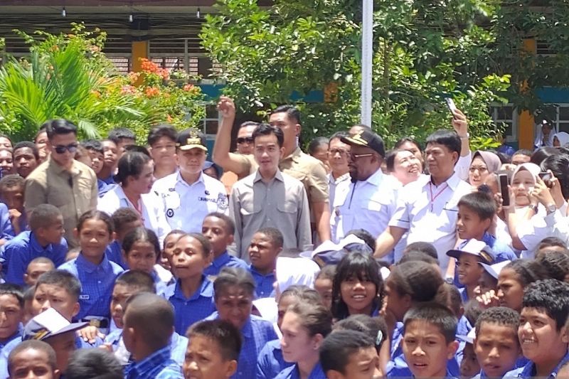 Wakil Presiden tinjau MBG di SMP Negeri 2 Sentani