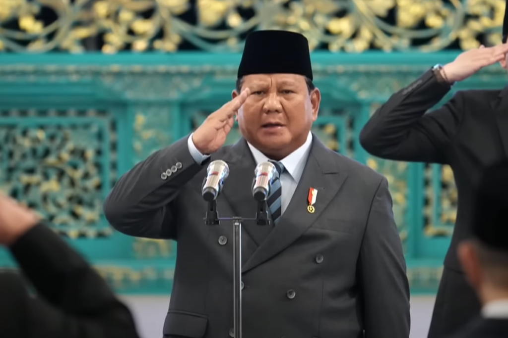 Ilustrasi prabowo berikan surat terima kasih kepada kelima menteri sebagai bentuk apresiasi kinerja
